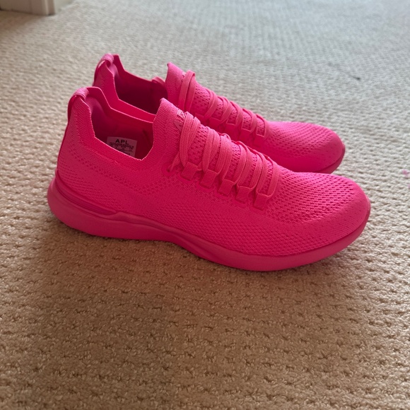 Never worn APL sneakers size 7.5 - Picture 2 of 2